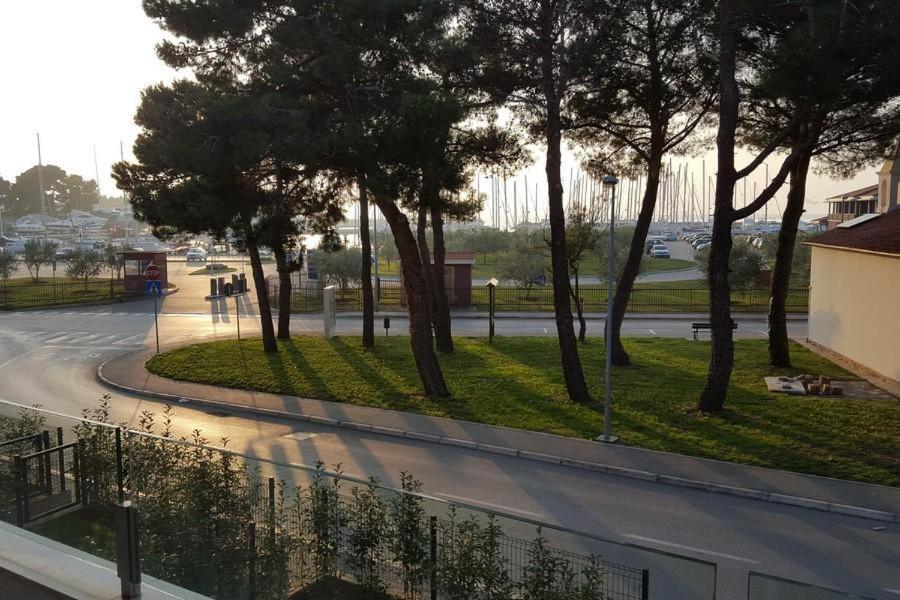 Готель Lux Novigrad  Екстер'єр фото