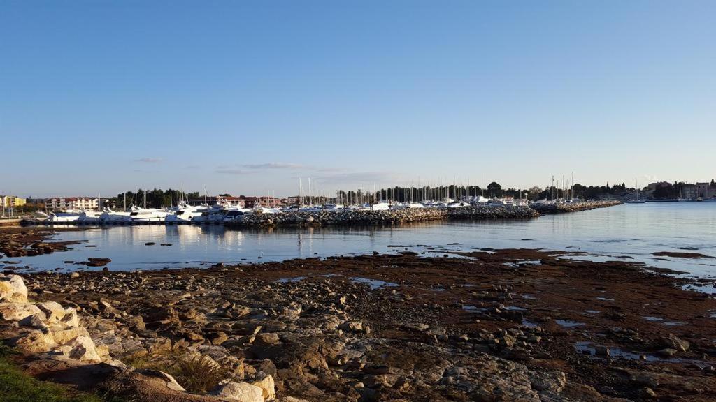 Готель Lux Novigrad  Екстер'єр фото